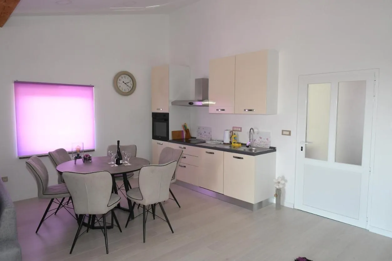 Relax Apartment Near Opatija, Sauna, Jacuzzi Marinici