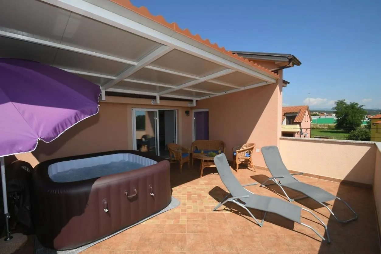 Relax Apartment Near Opatija, Sauna, Jacuzzi Marinici  Marinici (Primorsko-Goranska)