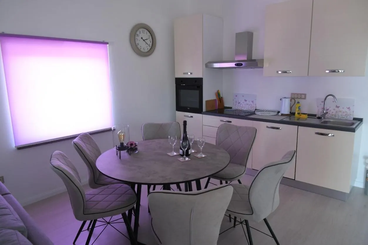 Relax Apartment Near Opatija, Sauna, Jacuzzi Marinici